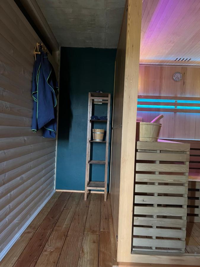 Houten Vakantiewoning "Reisnaarpolen" Royaal Ontbijt, Sauna En Hottub Czarna Góra Kültér fotó