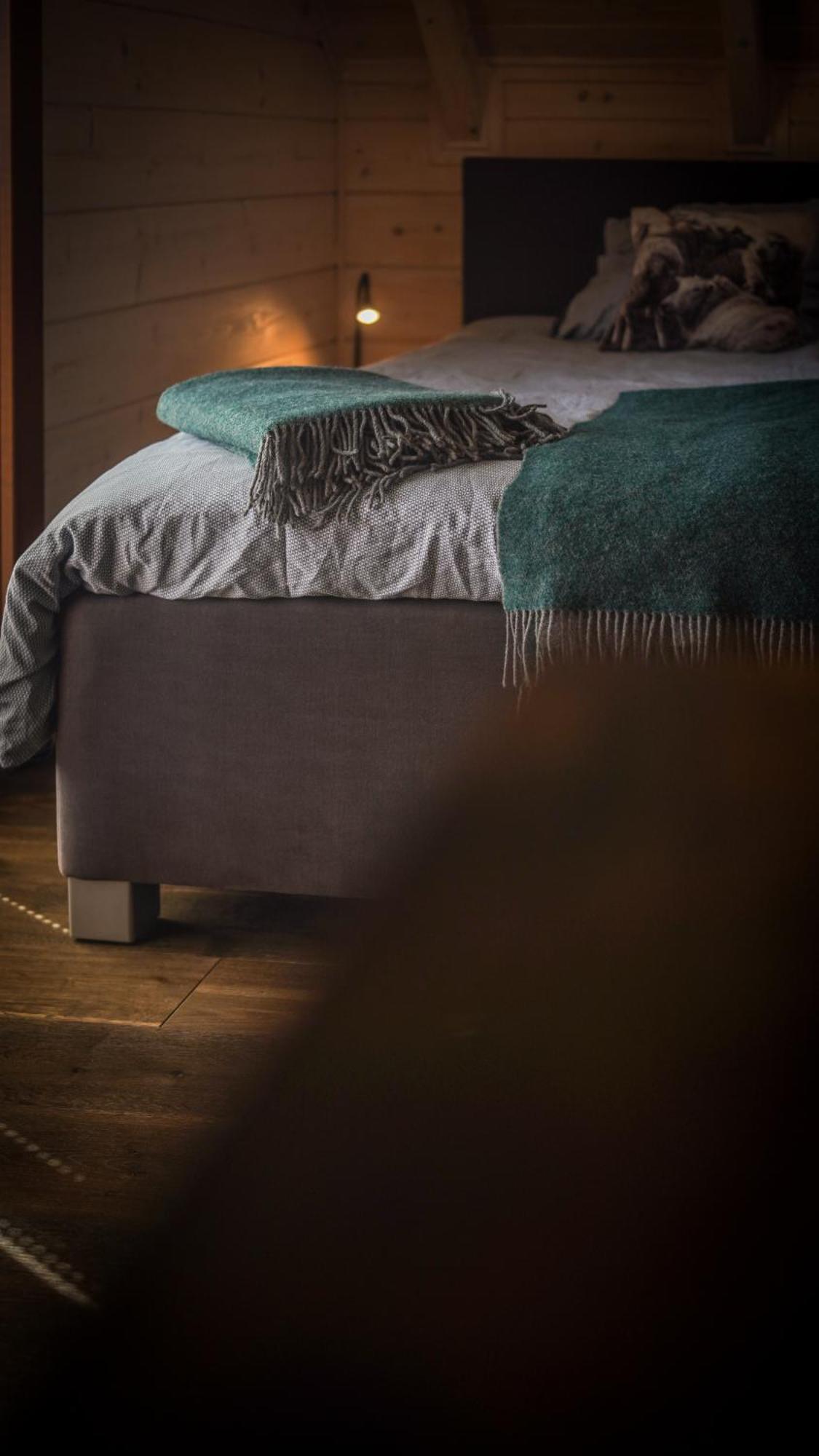 Houten Vakantiewoning "Reisnaarpolen" Royaal Ontbijt, Sauna En Hottub Czarna Góra Kültér fotó