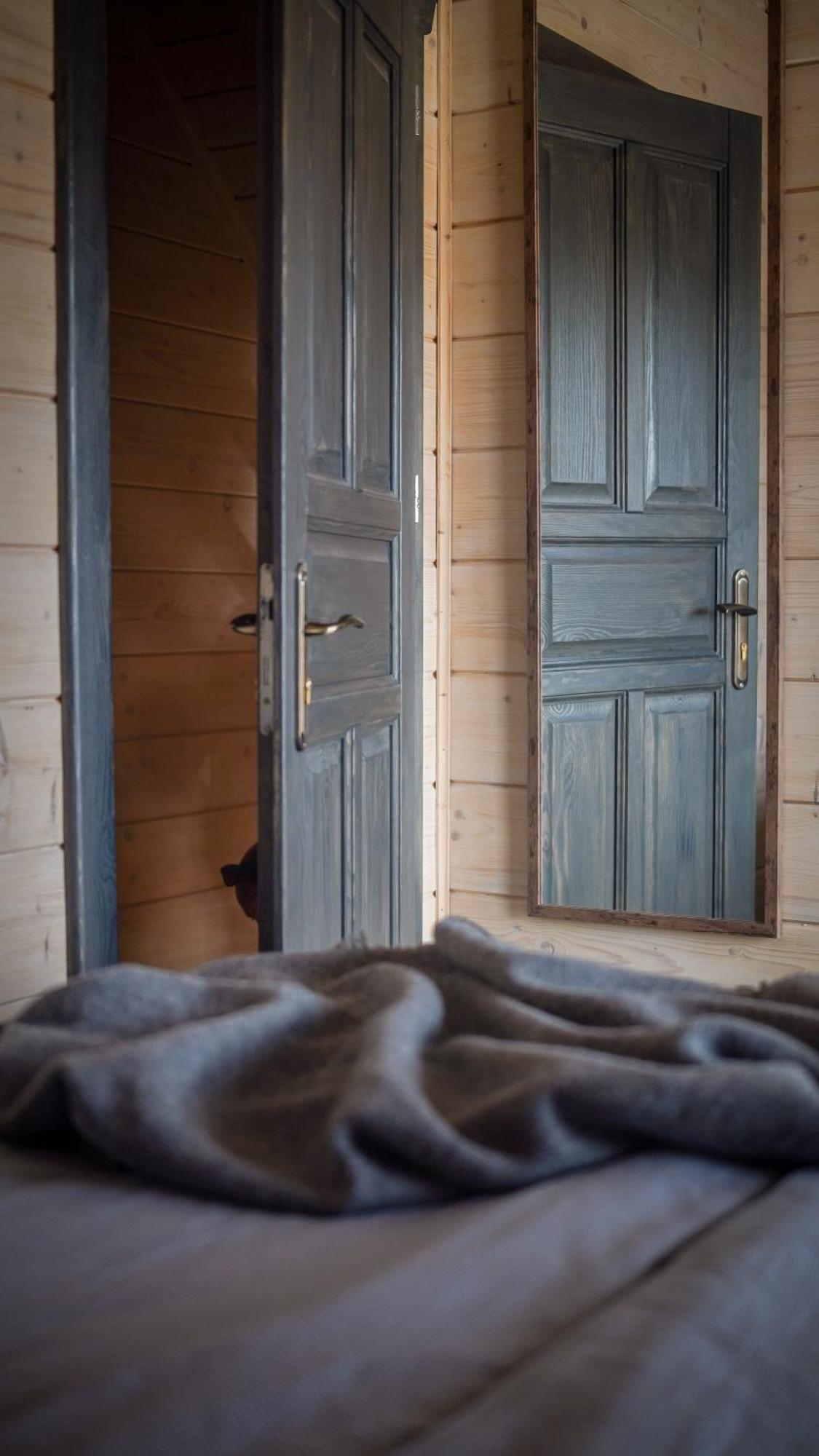 Houten Vakantiewoning "Reisnaarpolen" Royaal Ontbijt, Sauna En Hottub Czarna Góra Kültér fotó