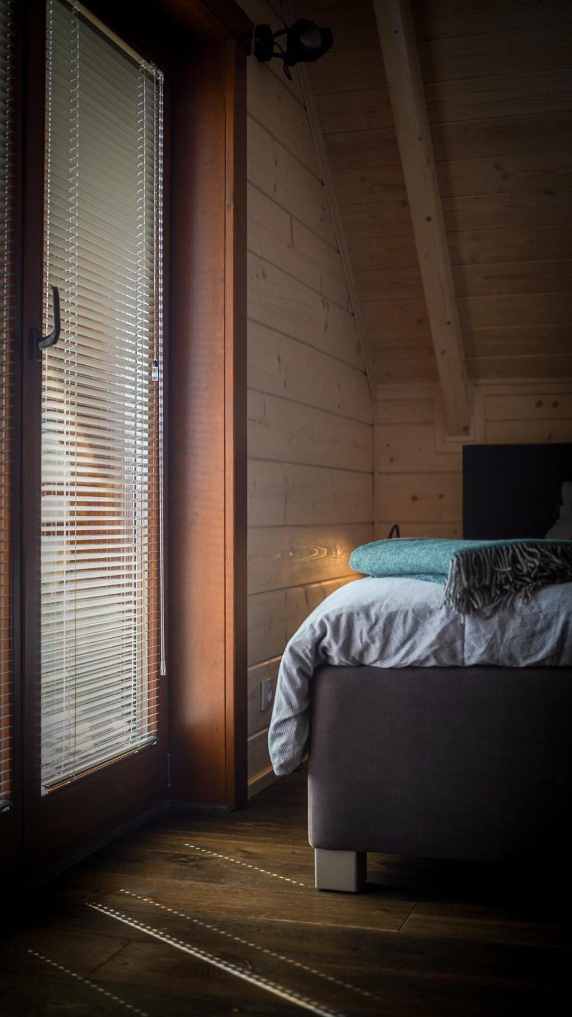 Houten Vakantiewoning "Reisnaarpolen" Royaal Ontbijt, Sauna En Hottub Czarna Góra Kültér fotó